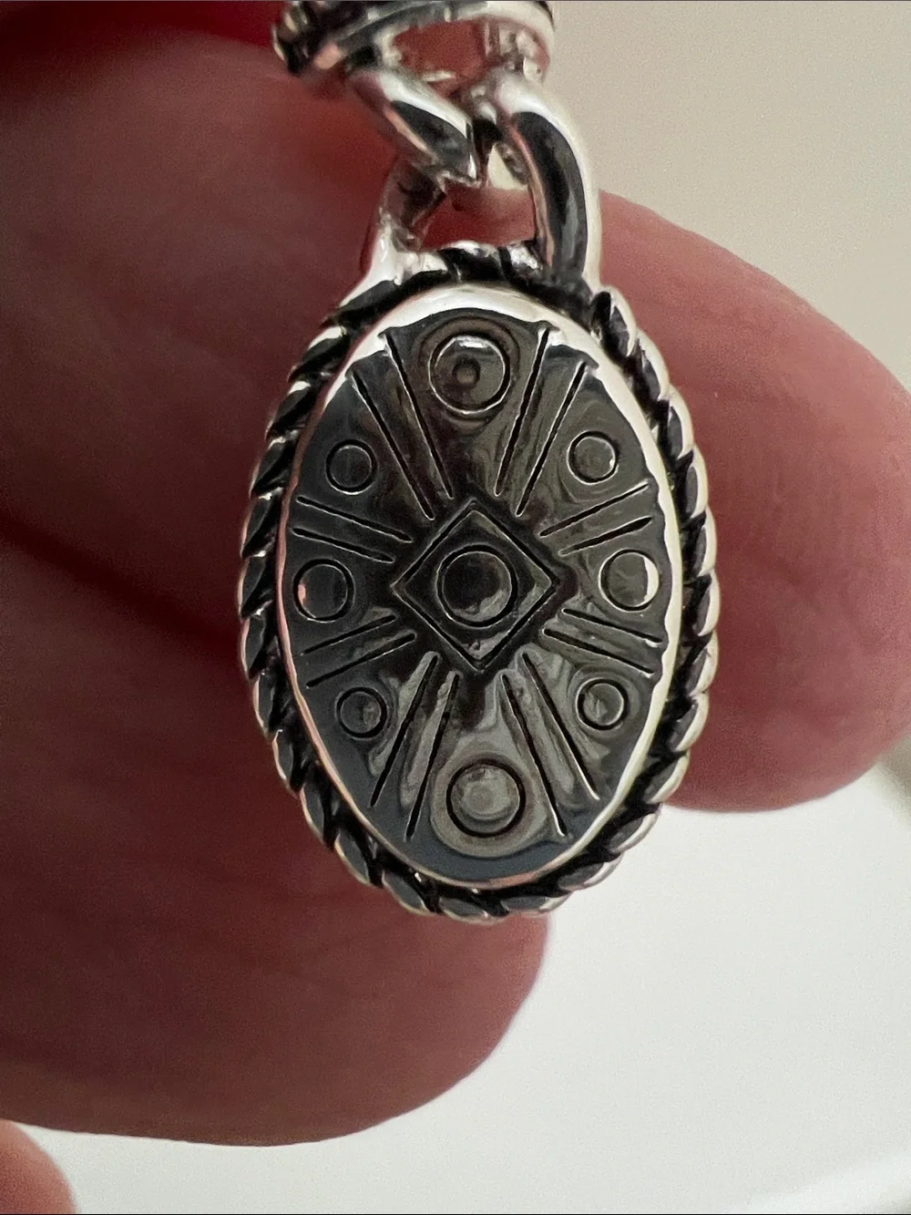 Vintage detailed oval
